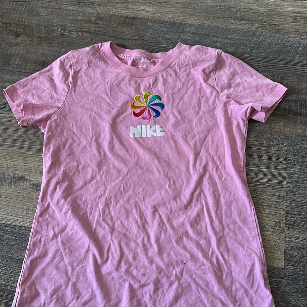 Women’s/ girls nike pink top